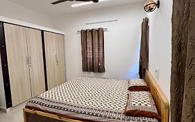 Nisarg Homestay With Kitchen Dinning